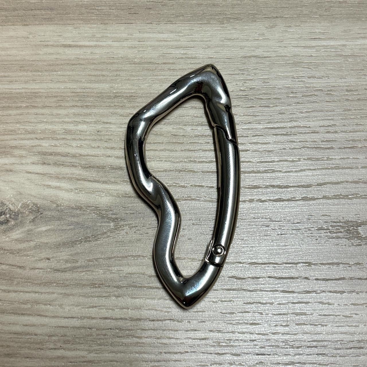 0563 - Abstract Carabiner