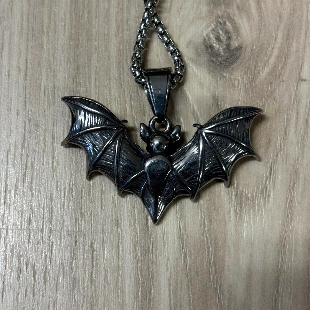 0496 - Detailed Vamp Bat Necklace