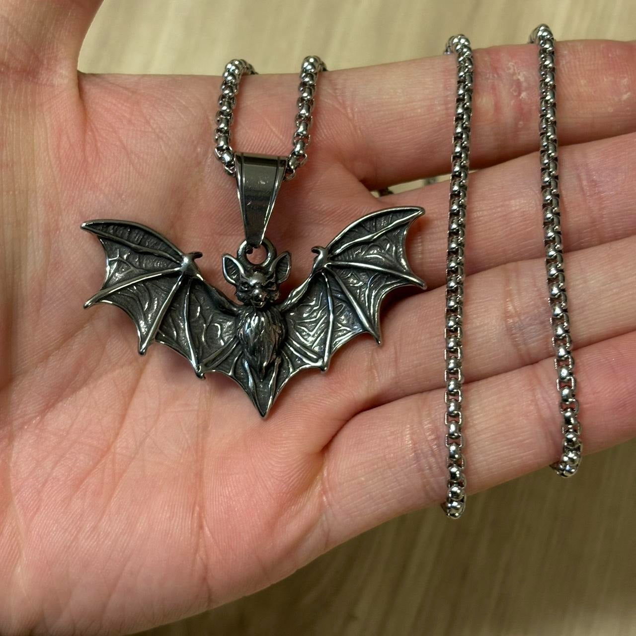 0496 - Detailed Vamp Bat Necklace