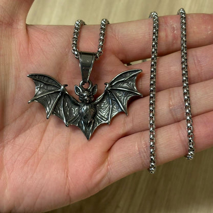 0496 - Detailed Vamp Bat Necklace