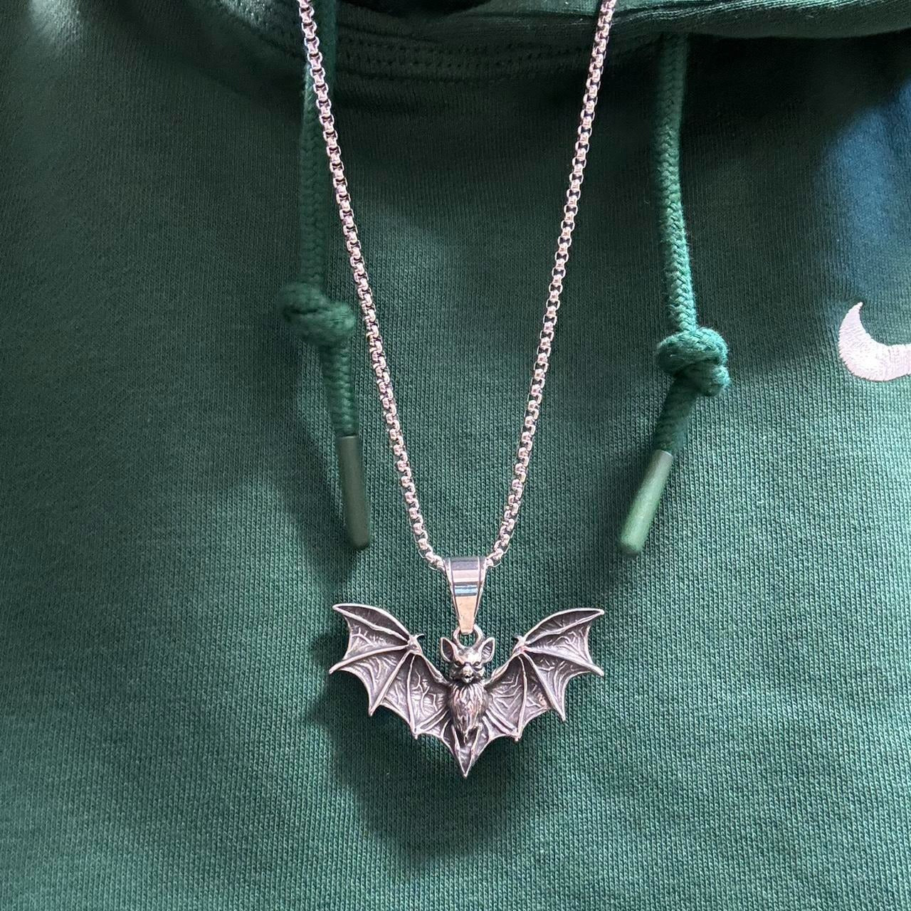 0496 - Detailed Vamp Bat Necklace