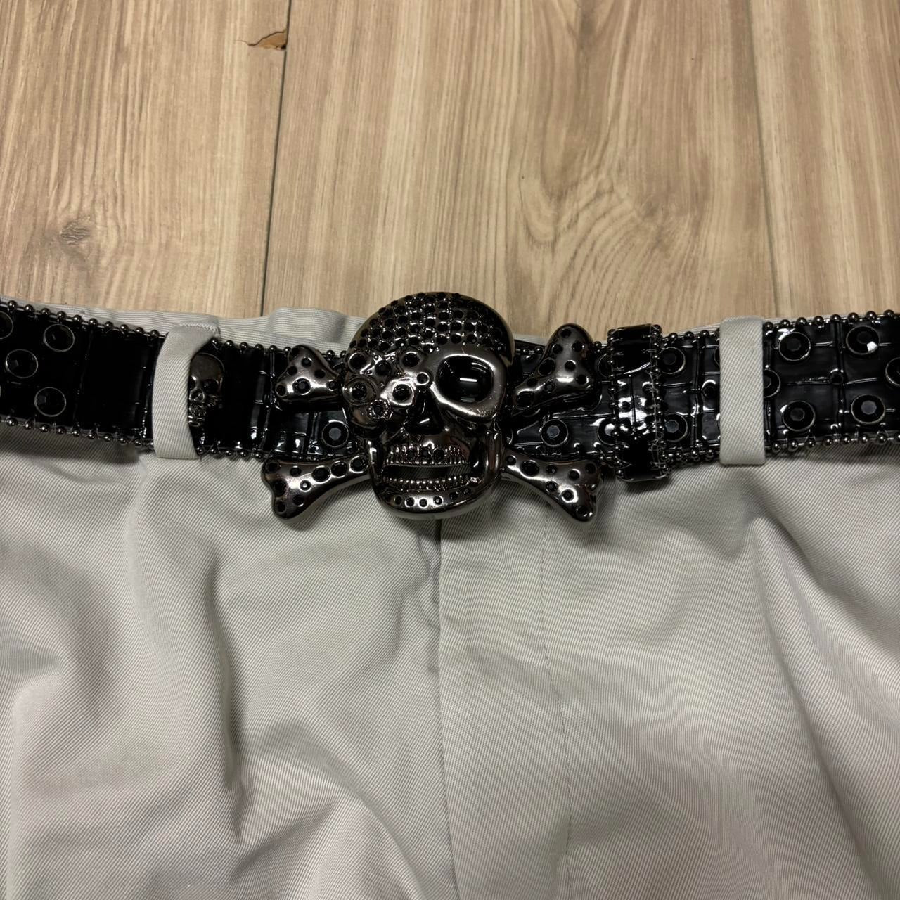 0490 - Black Rhinestone Scale Skull Belt